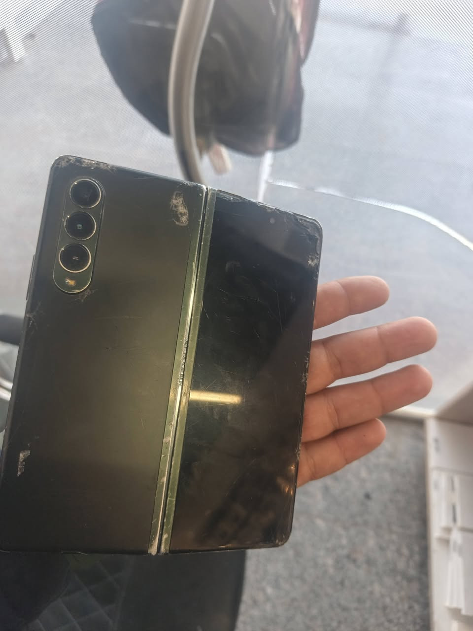 عندي هاذ الزت فلب 3 اريده شاشة اله لو بيع بسعر مناسب الجهاز شاشة عاطلة *********** اذا بيع 75 قفله
