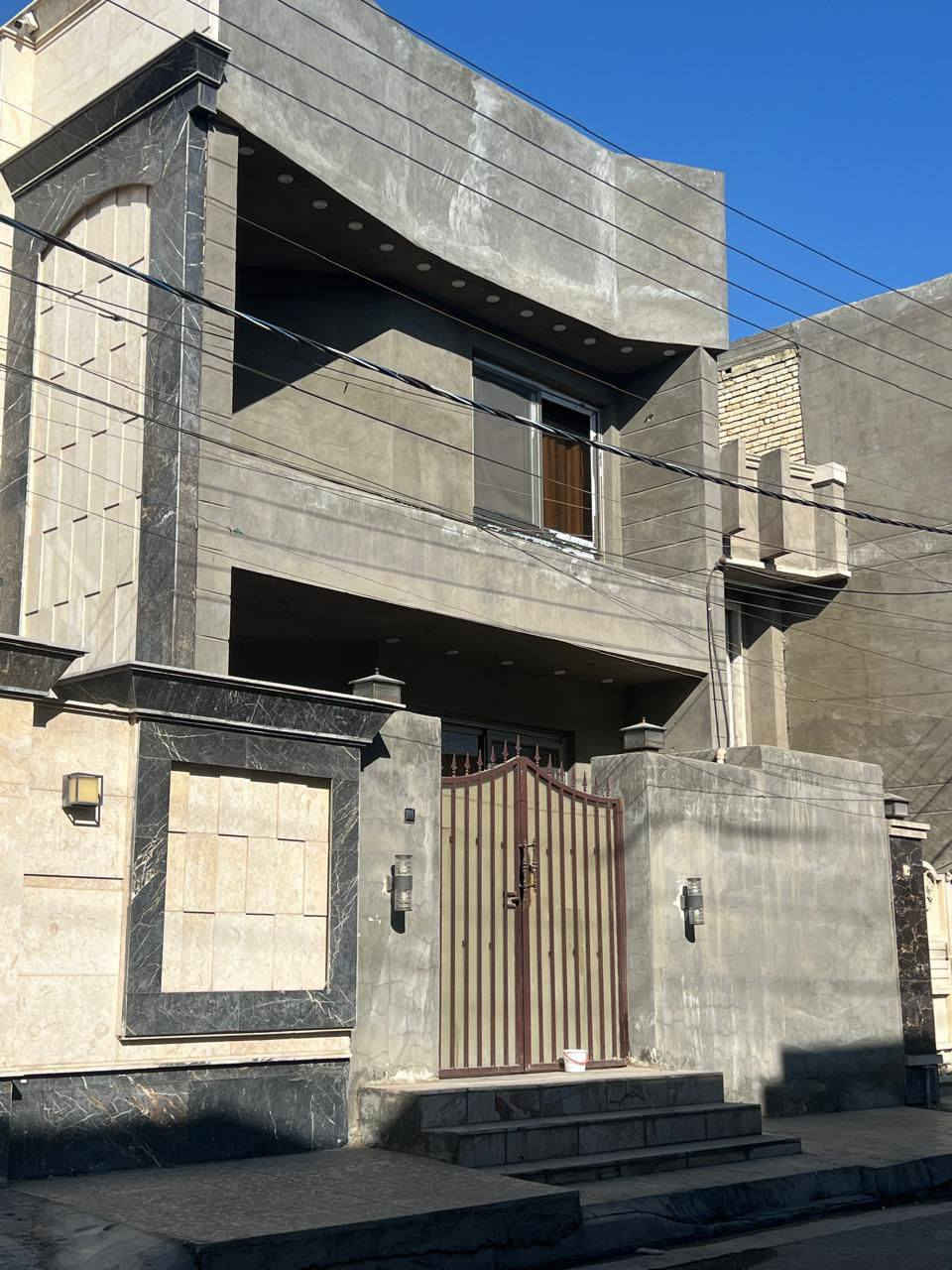 السلام عليكم عمار الصباغ لصبغ جميع الاصباغ الحديثة الداخلية والخارجية للاستفسار ***********
