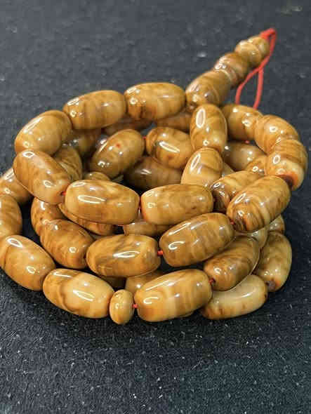 سندلس الماني انتيك مخروطه من مقابض لون بزوني خراطه جديده سبحه لون مميز وقطعه تحفه
45خرزه
73غرام
17.5/10mm
للتواصل واتساب
***********
