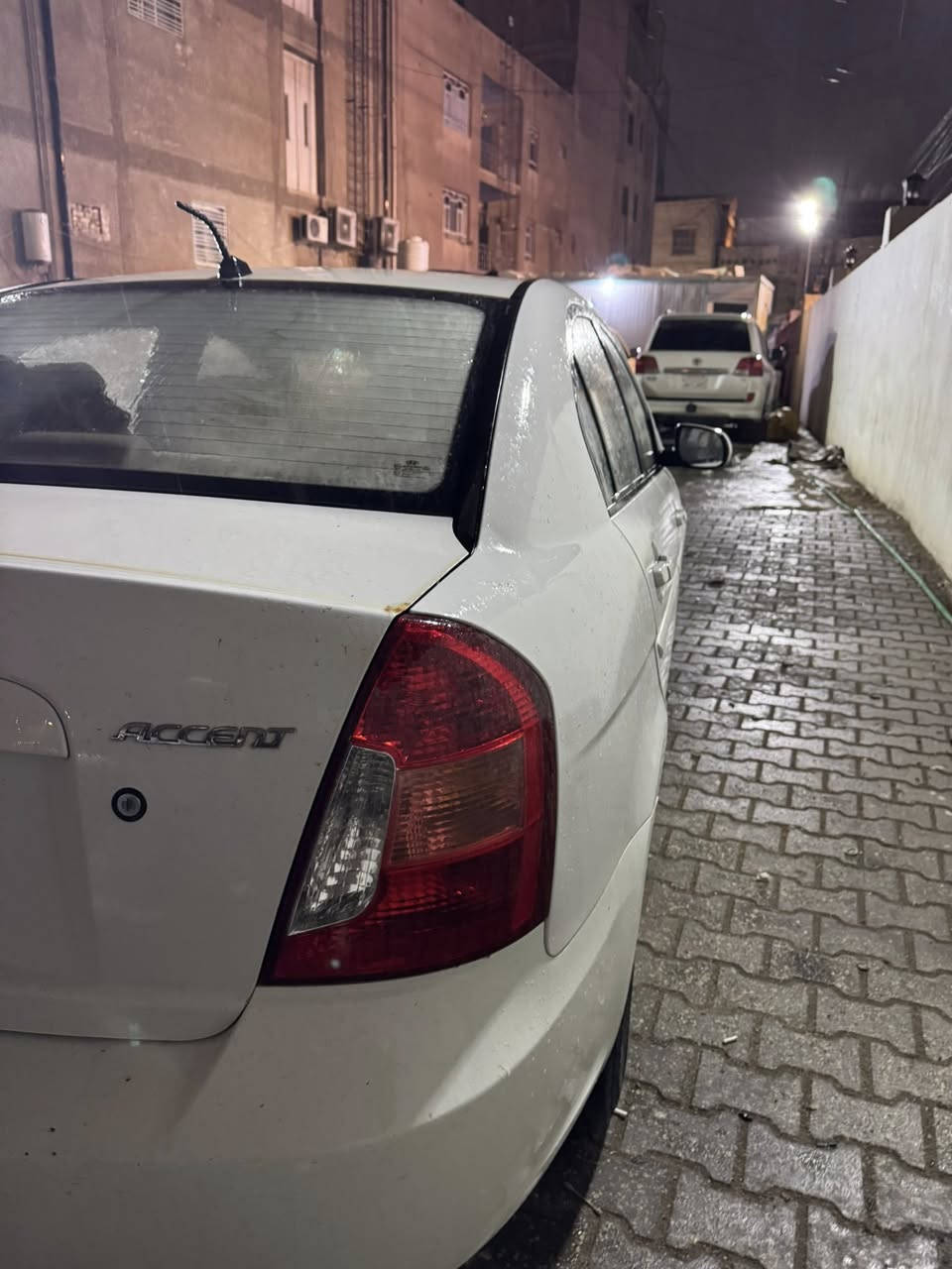 اكسنت موديل 2010 سياره  خليجيه مابيها اي نقص كولشي شغال بيها قطعتين صبغ  مكينه 1600 طخم تاير تبريد كلشي مكفول بيها العنوان بغداد الكرخ 
السعر 80 وبيها مجال 
***********
