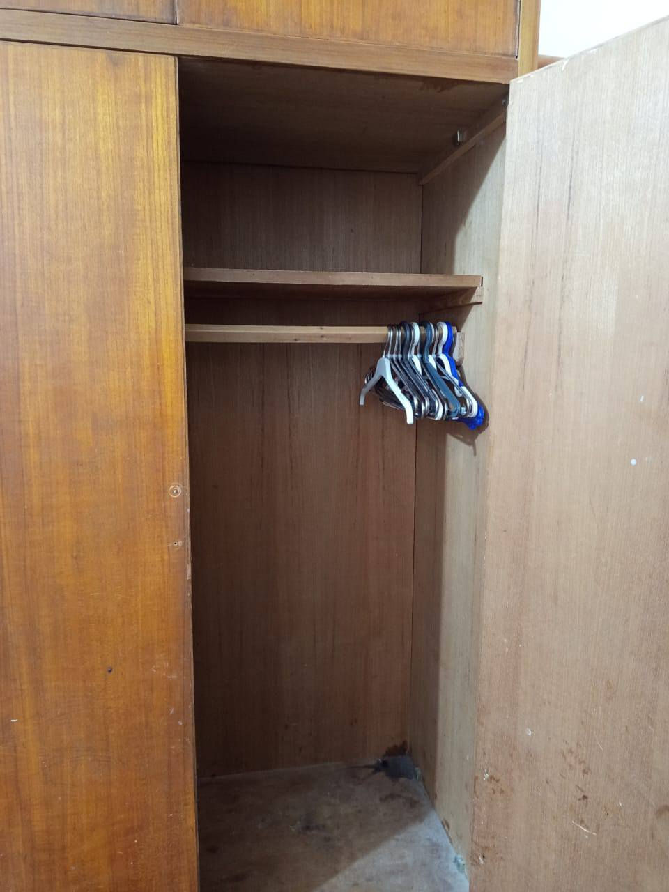 غرفة اخشاب للبيع شغل بابل تسكام 100% نظيفه محتاجة بوليش فقط موجودة في ابي غرق طريق شريفة السعر 850للاستفسار***********
