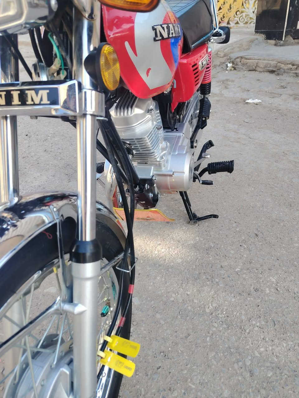 سلام عليكم شباب دراجه البيع بس وصل دراجه شوفت عينك جديده وحله من صوره مكفوله من طول الطول هاذ رقمي *********** والمو شراي لأ يجي ويتعبني سعره ٧٠٠ قفل قفل 🔐
