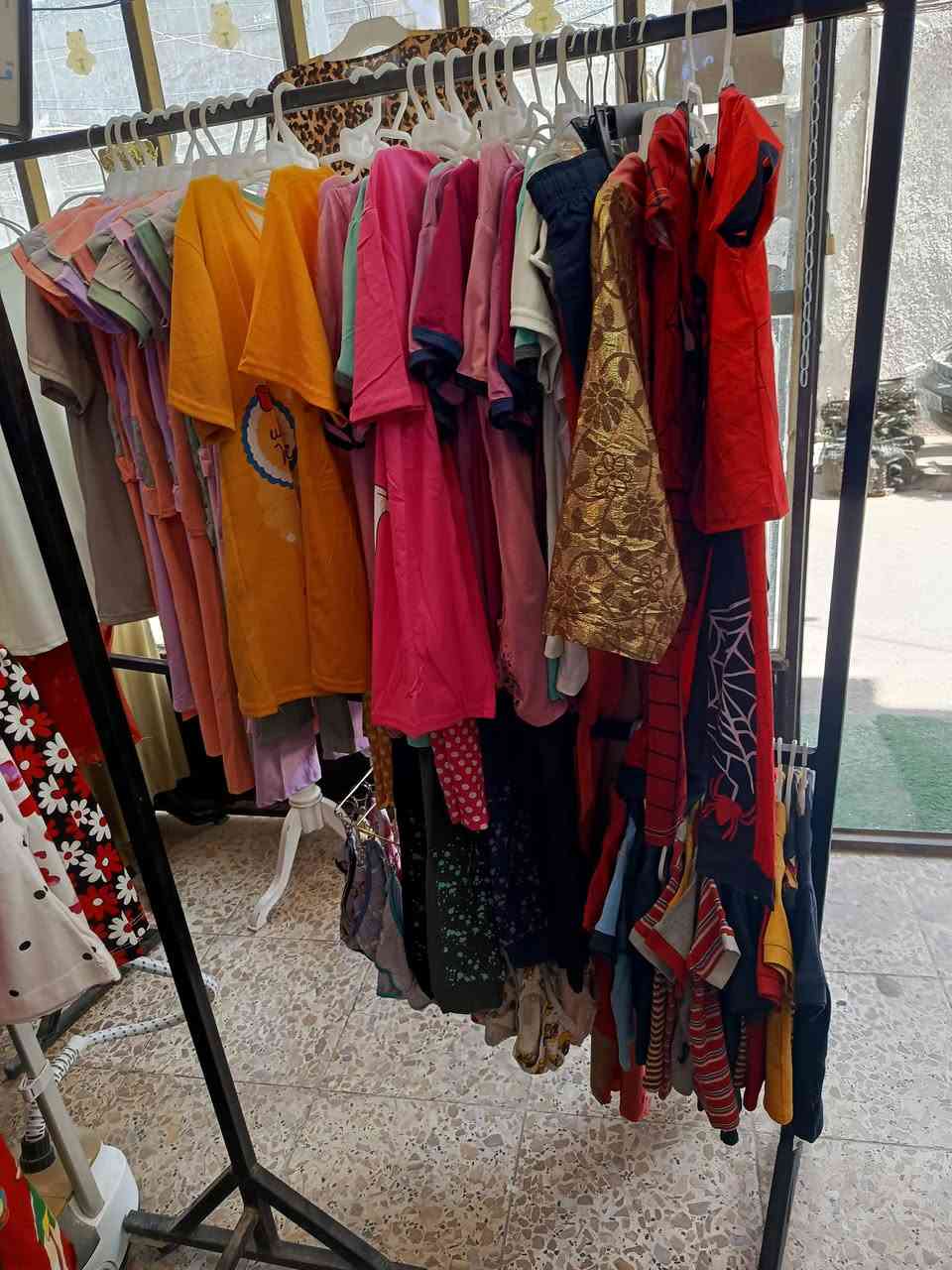 سلام عيكم عندي شلعة ملابس متنوعة جديد مال تصفية محل كله جديد اليحب يتفضل خاص والجاد بالشراء رجاءاا واسعار جملة واقل ومفرد هم اليحب ياخذ وتتوفر خدمة توصيل بغداد والمحافظات
بعد اكو غير ذني 
واكو شي ان ان هم


**إذا كنت صاحب هذا الإعلان وتريد حذفه لأي سبب، رجاءا أرسل رسالة إلى الدعم الفني**