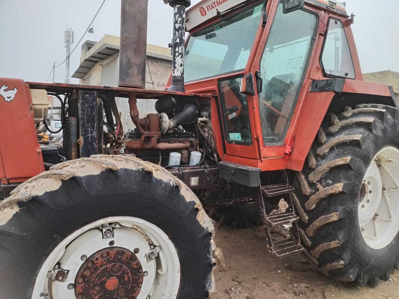 السلام عليكم مكينه ١٤٠ للبيع فول مواصفات عادي كير بالصفحه اكسل بارز تكمه عريضه دبل جك التواصل على الرقم ***********
