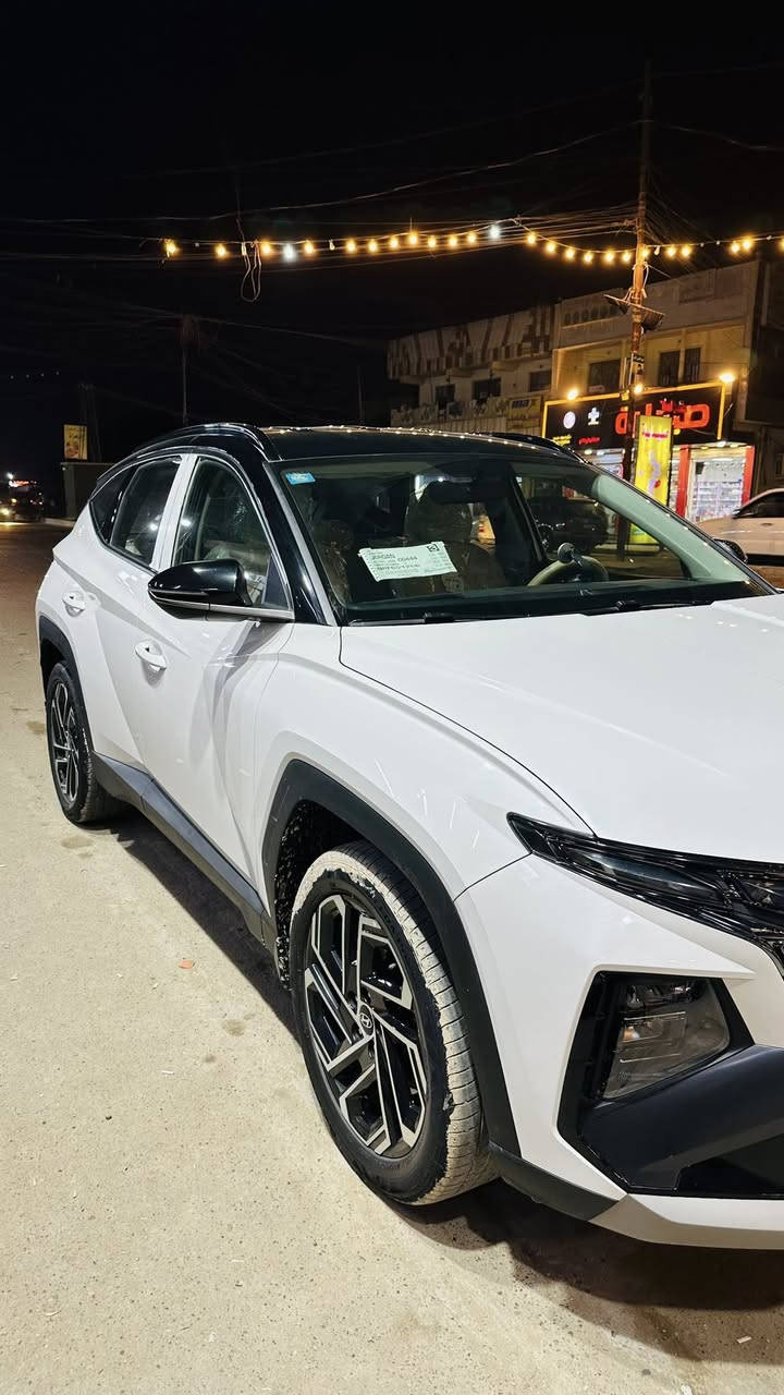 سلام عليكم توكسان موديل 2025 ماشيه 47  وارد خليجي مابيه اي ضربه سياره كدامكم مكان سياره بغداد تواصل هـ***********
