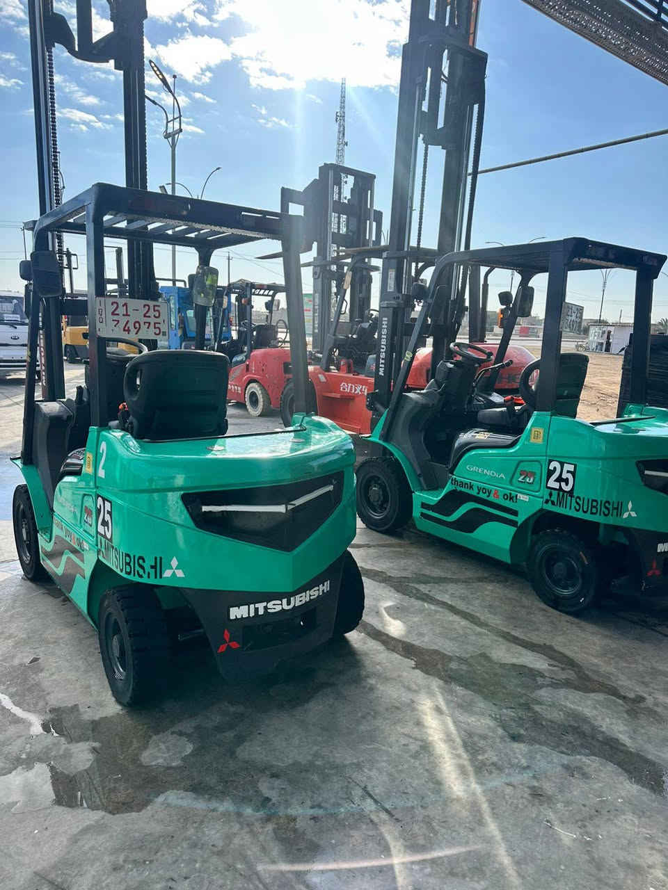 للبيع رافعات  شوكيه ميتسوبيشي 
طنين ونص 2/5 جوب حاويه 3حركات
موديل 2013
 دخول جديد كفاله عامه وضع الشركه 
منفيس كاتي 
مكينه كير اكسل بشرط 
العنوان ديالى بعقوبة قرب مديريه للإستفسار اكثر
اتصل ع
***********
***********
***********
 يوجد توصيل جميع المحافظات
