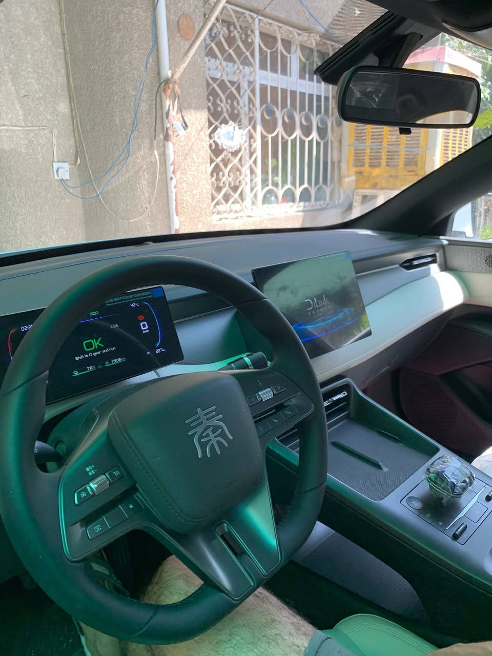السلام عليكم  سيارة byd كن بلاس 2025 ماشية 227 كيلو فقط   السيارة بعدها وكالة  زيرو بوضع الشركة مجرد ع كد الترقيم  السيارة 
 مواصفات السيارة 
كامرة خلفية
حساسات 
مثبت سرعة
محرك ١٥٠٠
شاشه وسطية
لون ابيض والداخل ابيض المرغوب
الرقم بغداد والسيارة موجوده بغداد 
 والسيارة باسمي والتحويل ثاني يوم 
والمواصفات البقيه معروفه
السعر: 20مليون وبيها مجال بسيط
للتواصل
***********
غير متواجد ع فيس فقط واتس
