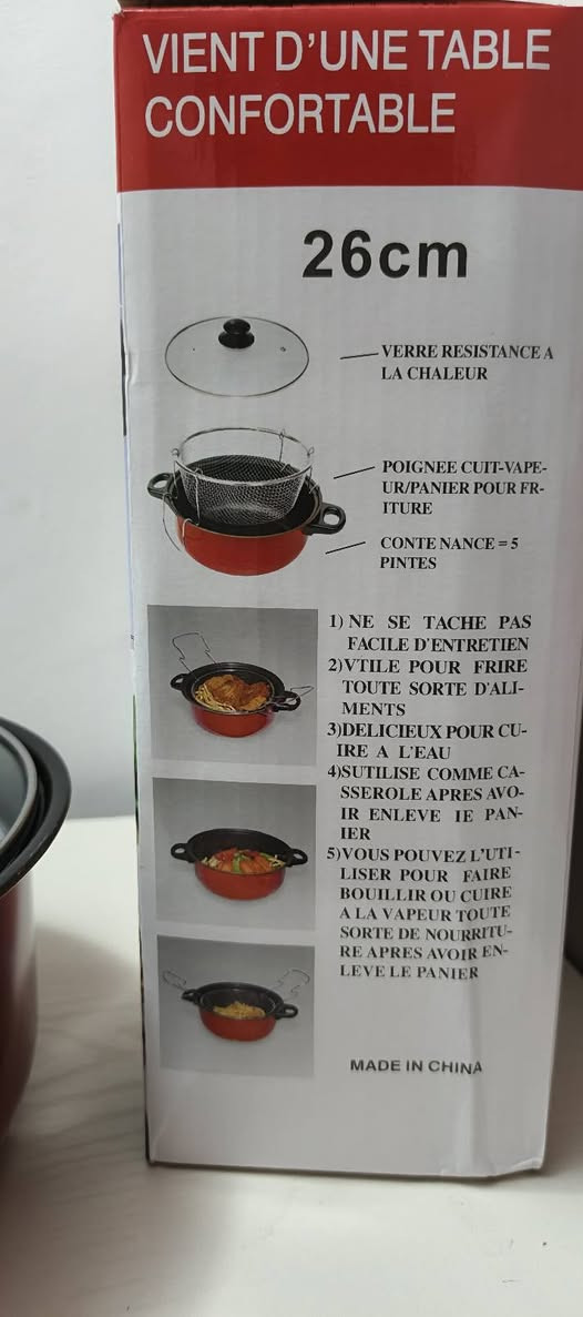 قدر طهي وقلي متعدد الاستخدامات (3 في 1)  🦋🤍
المقاس: قطر 26 سم (حجم مناسب للعائلات).
السعة: حوالي 2.3 لتر (5 Pints).
الملحقات:
سلة معدنية (مصفاة) بمقبض مخصصة للقلي العميق أو تصفية المعكرونة والطهي بالبخار.
غطاء زجاجي حراري لمتابعة الطعام أثناء الطهي.
الاستخدامات:
مقلاة عميقة (للسمبوسة، البطاطس، وغيرها).
قدر للسلق والطبخ اليومي.
وعاء للطهي بالبخار عند إزالة السلة.
سهولة التنظيف: مادة الصنع مصممة بحيث لا تلتصق بها البقع ويسهل غسلها.


**إذا كنت صاحب هذا الإعلان وتريد حذفه لأي سبب، رجاءا أرسل رسالة إلى الدعم الفني**