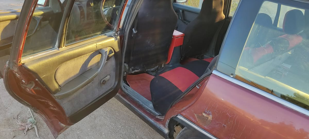 السلام عليكم اوبل ستيشن للبيع موديل 93 رقم انكليزي جديد راعيها قريب نفس المنطقة سعرها 34 ورقة وبيها مجال قليل كير ومكينه مكفولات حداديه نظيفه تبريد شغال على الفحص سياره جديده ونضيفه تايرات جدد جام كهربائي كهربائيات كلها شغالة المكان نجف قضاء المشخاب (ملاحظه مكلف بلنشر) رقم صاحب السيارة 
(***********)
