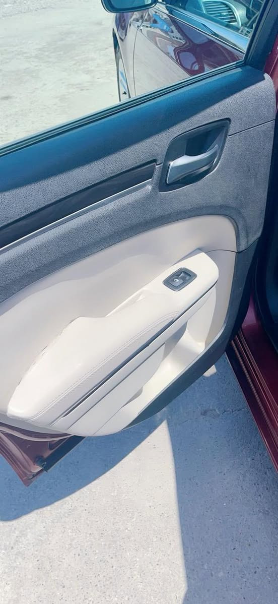 سلام عليكم اوباما موديل 2016 سيارة كلين  كفالة عامة وارد كندي مواصفتها سي300.  داخل بيجي كشن تدفئه تبريد بنورما قطعتين بردة خلفية شاشة جبيرة ماشية 120الف ملاحضة فقط الدعامية الخلفية مصبوغة جمالية السعر 230وبيها مجال بسيط مكلف بل نشر للاتصال فقط ‭٠٧٧٠ ٤٠٢ ٧٦٤٠‬أبن الريس
