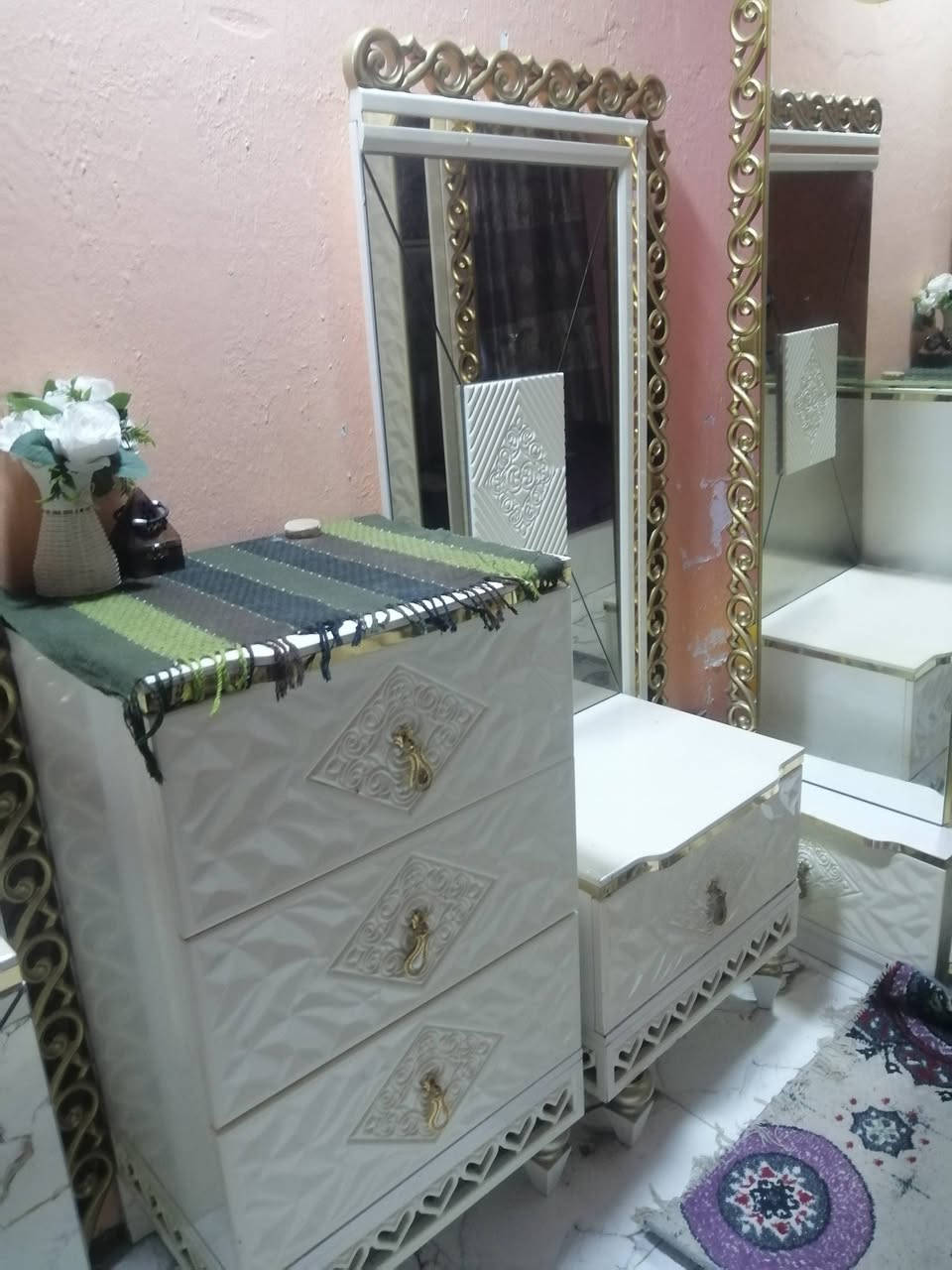 عيبسم الله الرحمن الرحيم السلام عليكم غرفه اخشاب تركي نوعيه الزينه وثقيل البيع مكاني رفاعي السعر 800 لاستفسار ***********
