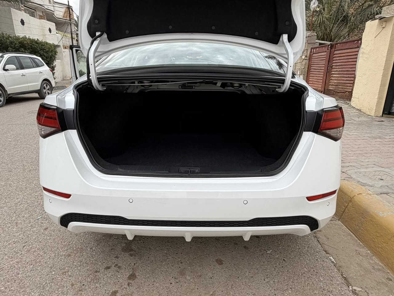 السلام عليكم جميعاً
سنترا 2025 للبيع او مراوس دخول جديد ماشيه3000لون ابيض رقم بغداد باسمي 
ظرر فقط بنيد مبدل صوره الحادث مرفقه بالصور 

المكان ديالى بعقوبة 
للاستفسار ***********
