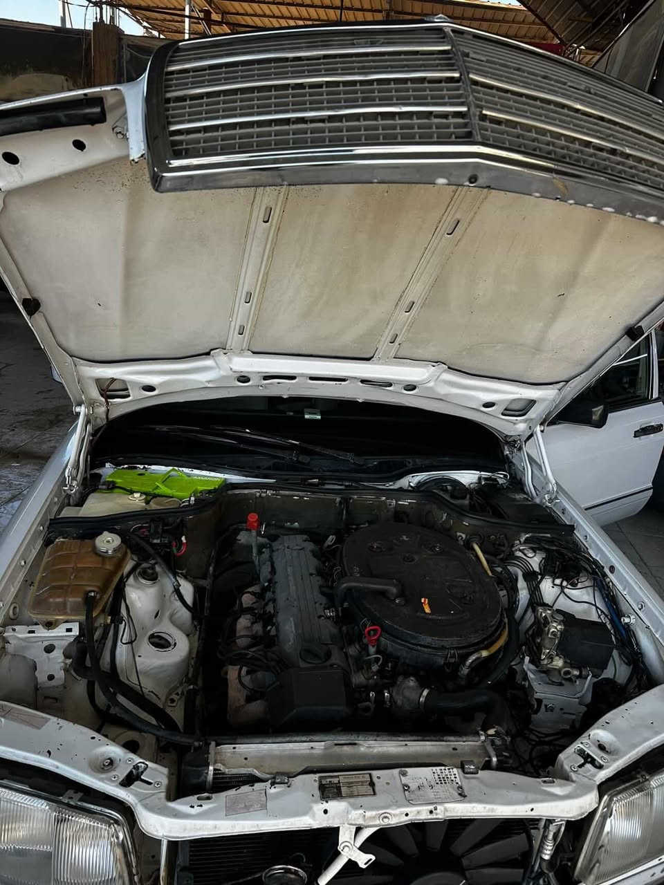 55ورقه وبي مجال بسيط
محرك بلاد قبغ اسود عنكبوت300se 
موديل 1987
سياره مكفوله كير ومحرك ضربتها كلش بسيطه بلبجم 
سياره تاخذها ماتصرف عليها دينار سياره بأسمي سنويه 28 
تحويل ثاني يوم 
عنوان ديالى بعقوبه 
*********** 
غير متواجد على ماسنجر فقط واتساب 
السعر المطلوب 55 وبي مجال
