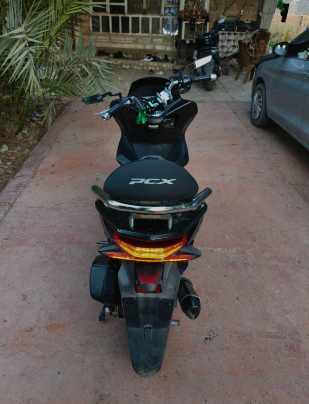 سلام عليكم 
Pcx  جيل الثالث
 كفاله عامه مال جناي الله شاهد دهن امزويل بانزين كله محسن بيهه صالنصه رياضي والبلادية موجوده  دراجه تتعب تكول جديده معدل 120 شرط
مسويله ادامه كامله تخم تاير 
رايده ب12 وبيه مجال بسيط
مكاني مدينة الصدر رقم ***********