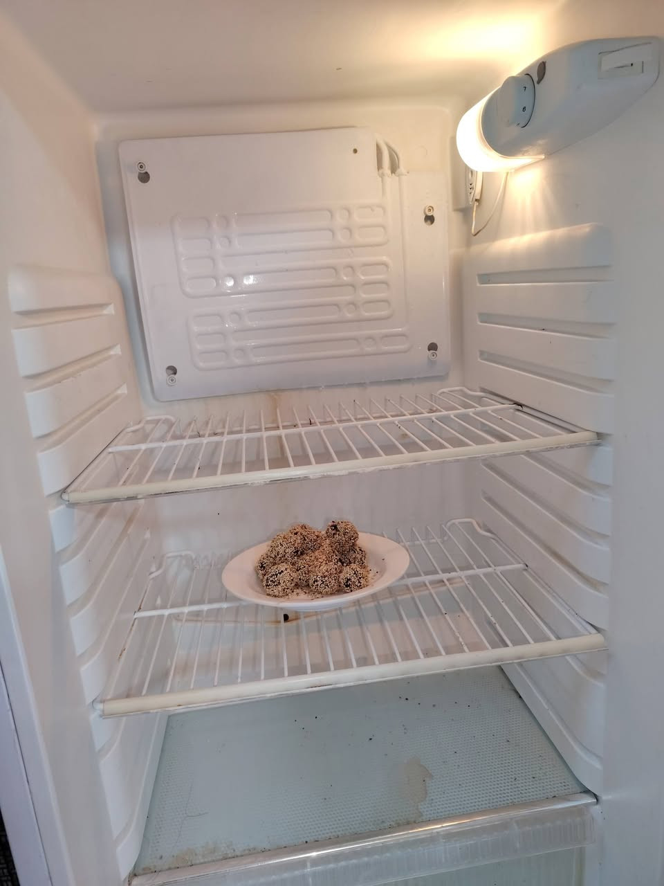 ثلاجه كينود حيل نضيفه وتجميدها راقي للعم اني بس علوطني اشغلها وهاذا تجميدها السعر اتصل ودلل العنوان حي الأنتصار قرب اسواق الحسام
***********
***********
