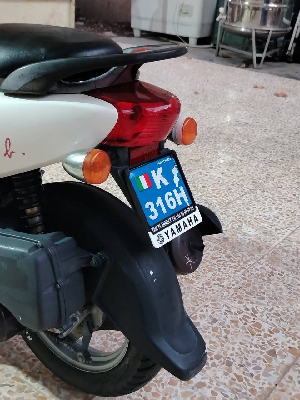 سلام عليكم
دراجه فله ياباني 

دراجه نازلة من الرمبه جديدة 

مكفولة من كلشي كهربائيات مكينه كفرات 

دراجه دهن موتل 

بانزين محسن 

عليه دمام ب75

السعر 1150

مكان بغداد سيطرت الشعب السريدات

***********
