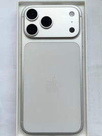 للبيع 17برو ماكس ⚠️ايسم ابيض بطارية 🔋 100 جديد مشحون ٢٣مره ذاكرة 256  ...