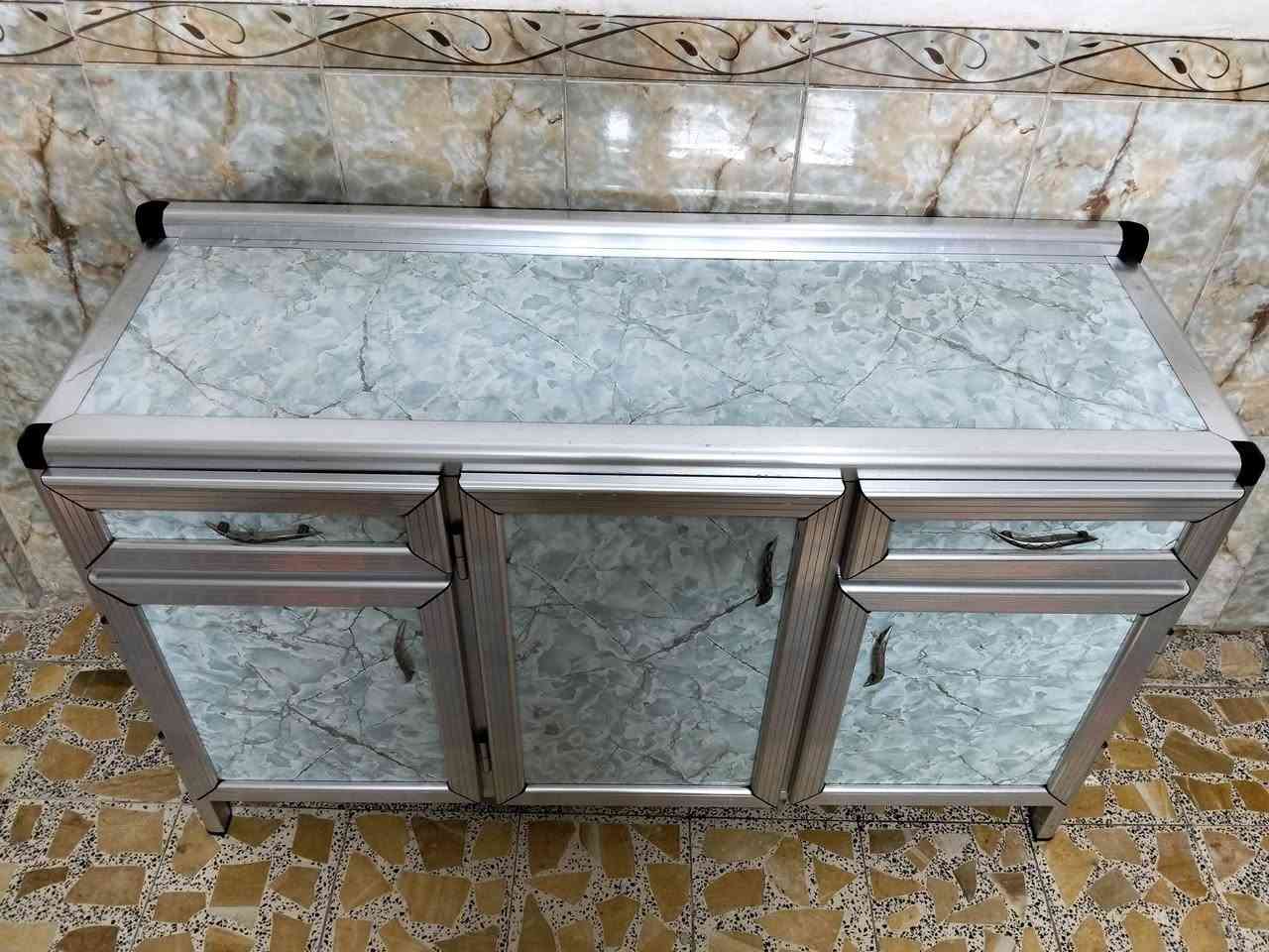 كاونتر 3 قطع مستخدم نضيف تفاصل لأمنيوم باب أول مبطن من داخل الامنيوم نضيف لا يوجد  اضرر عنوان شعب اكو توصيل *********** بي وتساب
