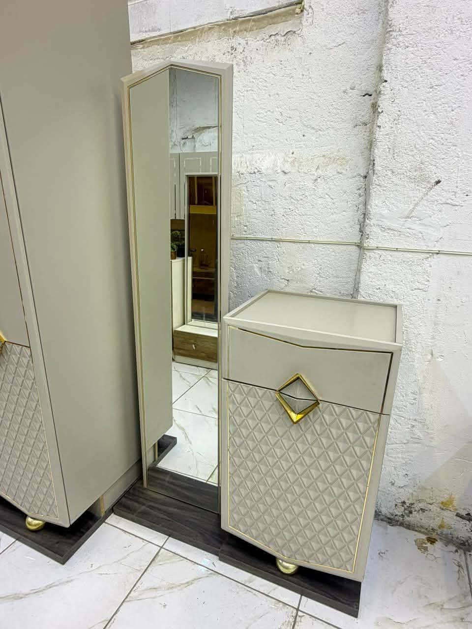 غُرفُهّ مستخدمه 
 ويا التوصيل والشد واصل
حجز والاستفسار واتساب فقط ***********
