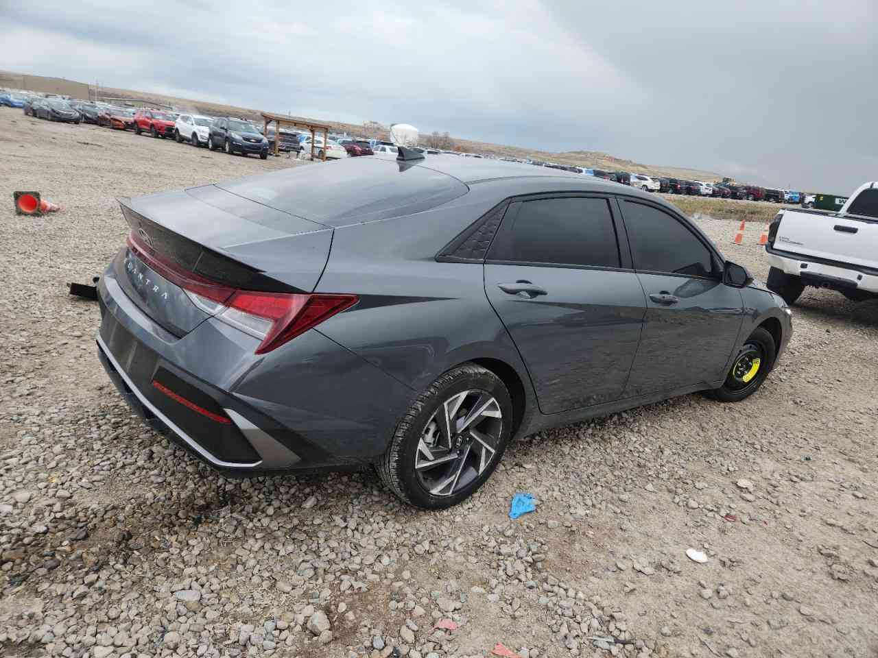 النترا 2025 SE زيرو
السيارة زيرو ماشية 800 كيلو فقط  

حادث بسيط مثل ماموضح بالصورة بدون ايرباك 

السيارة حاليآ قيد التحميل 

مدة الوصول شهرين الى ٣ اشهر

واصل لى ميناء ام قصر  لمن لدية كتاب شهداء 

واصل خارج الميناء بدون تصليح 130 ورقة  وبية مجال بسيط 

الأستفسار ***********

      #***********
