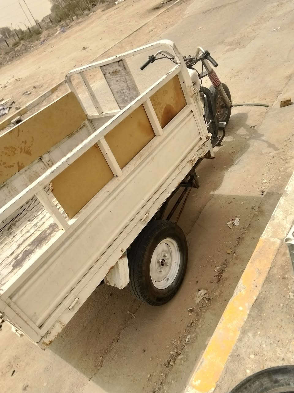 بدي نضيف مابيه قطرت خياس
ستوته ادوات 
المحرك جديد دايون الأصلي 
تواير كلهن جديد واصلي. 
نكره سلف تشتغل
***********
