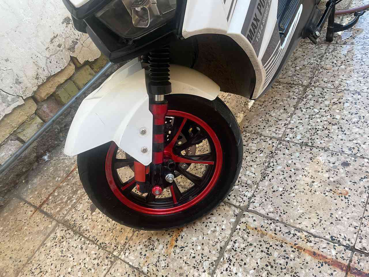 سلام عليكم دراجه ماتركس موديل ٢٠٢٥ جاهزه من كلشي بطاريات نضاف كلش جاهزه وجديده ع آخر شي كل نقص مابيه اشتري هورن بك لايت كهربائيات كلله شغاله فول نضافه كفراته نضيفه كلللش وجديده ملف (٣ألاف) سرعة دراجه ٩٠ بدون اي نقص مري جانبي اصلي وياها وشاحنه مكان دراجة بغداد الاعظميه سبخ ابكار مقابل وقف سيفه كلش سعر دراجه ٦٧٥ وبيه مجال مستعجل كلش شرط نضافه والفحص وهذا رقم هاتف (***********) دراجه ٦ باتري كبير

سعر تنافسي 🔥
