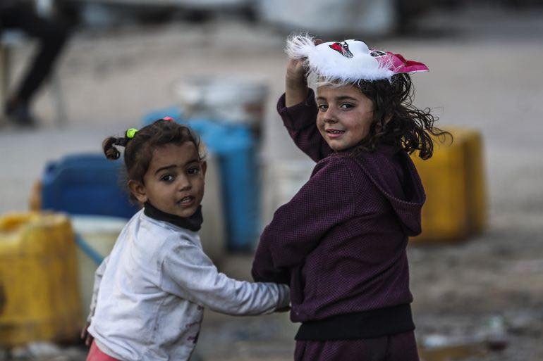 السلام عليكم ….
الي يعرف عائله محتاجه ملابس للعيد او ملابس للدراسه او ملابس اياً كان….
توجد ملابس واحذيه اجلكم الله كثيره ونضيفه وغير مستعمله..
ياريت يتواصل مع فريق انجاز بلا حدود للاعمال التطوعيه الخيره.
***********#
الي عنده كروبات ينشرها وجزاكم الله خير الجزاء لان كميه الملابس كبيره جداً (الدال ع الخير كفاعله)
اتمنى منكم تشاركون المنشور بغير كروبات حتى نفرح الايتام والفقراء
