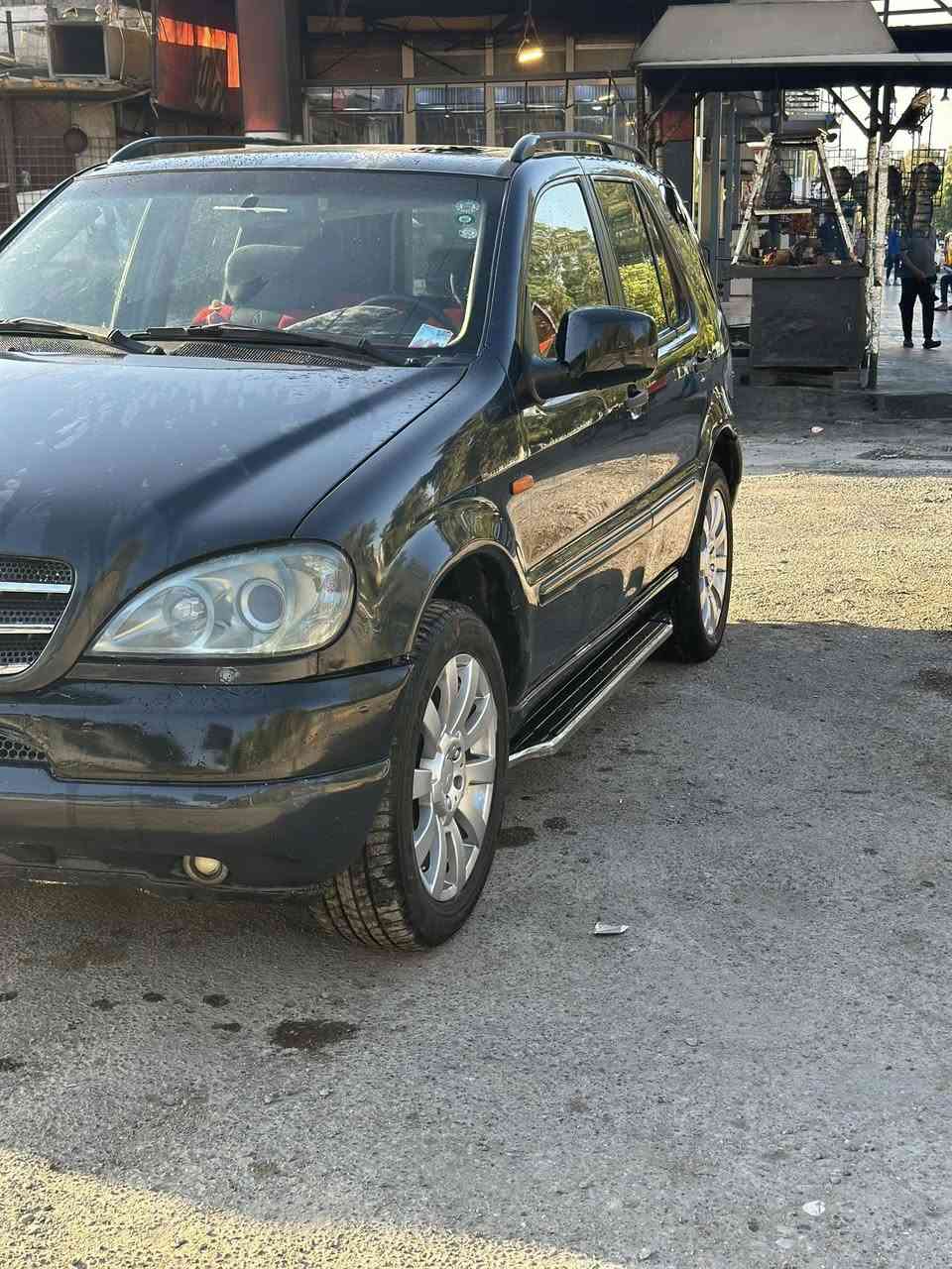 سلام عليكم مارسدس 2001MLمكفولة كفالة عامة كير مكينة لاصبغ للطخة بيع او مراوس سعر 95. رقم***********
