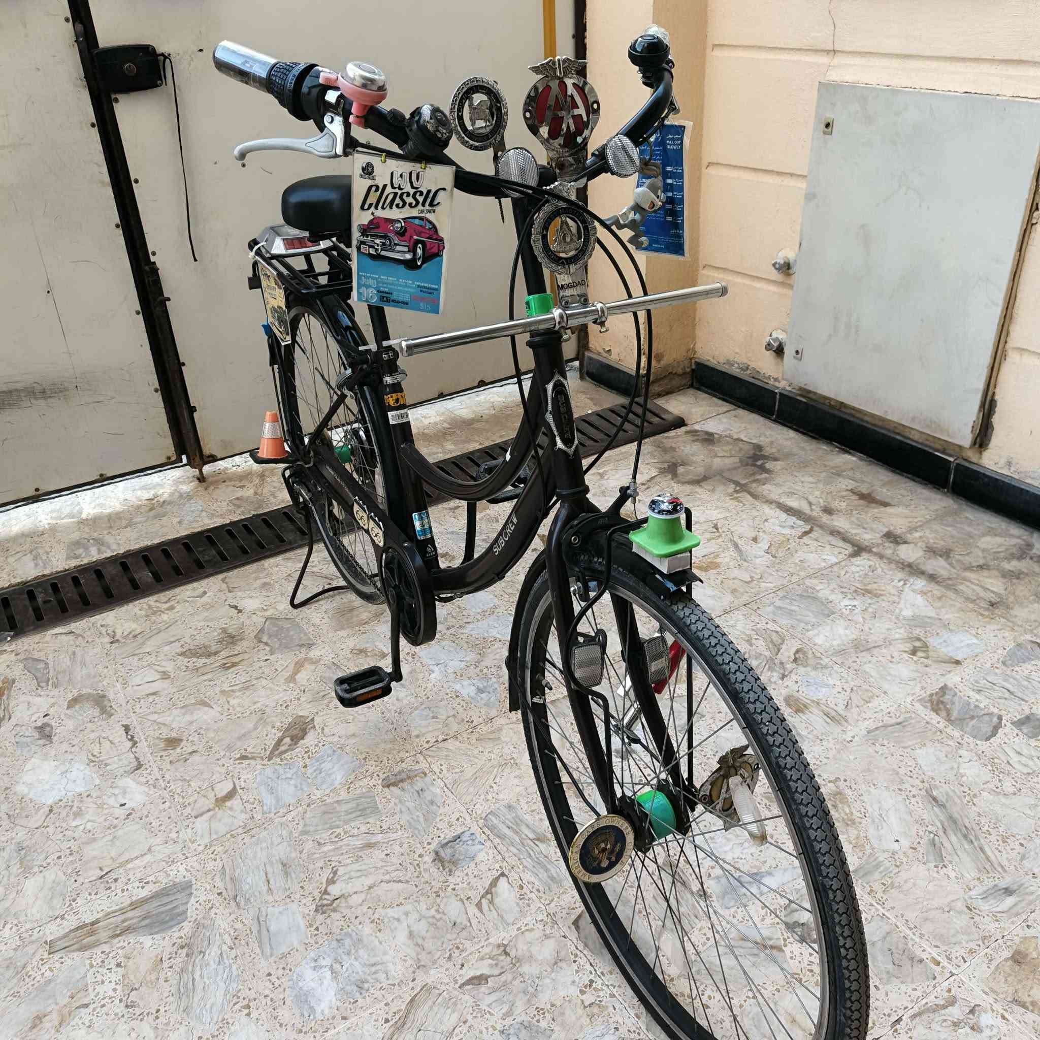 السلام عليكم بايسكل للبيع ياباني باله حجم ٢٦ جديد مابي شخط بايسكل ماركه بايسكل كير 6 نمر حساس بايسكل كامل وسيبايه عضميه  مكفول من شخط السعر( 130)وبي مجال بسيط (ابيع بدون غراض) مكان بغداد الزعفرانيه شارع البطل اتصال خاص او***********
