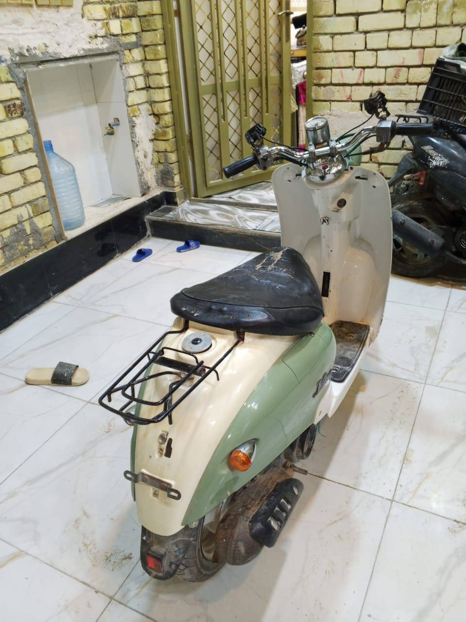 دراجه للبيع نضيفه  السعر سعر ٦٠٠ بيها مجال كلش نضيف ع فحص للشراي يتصل***********
