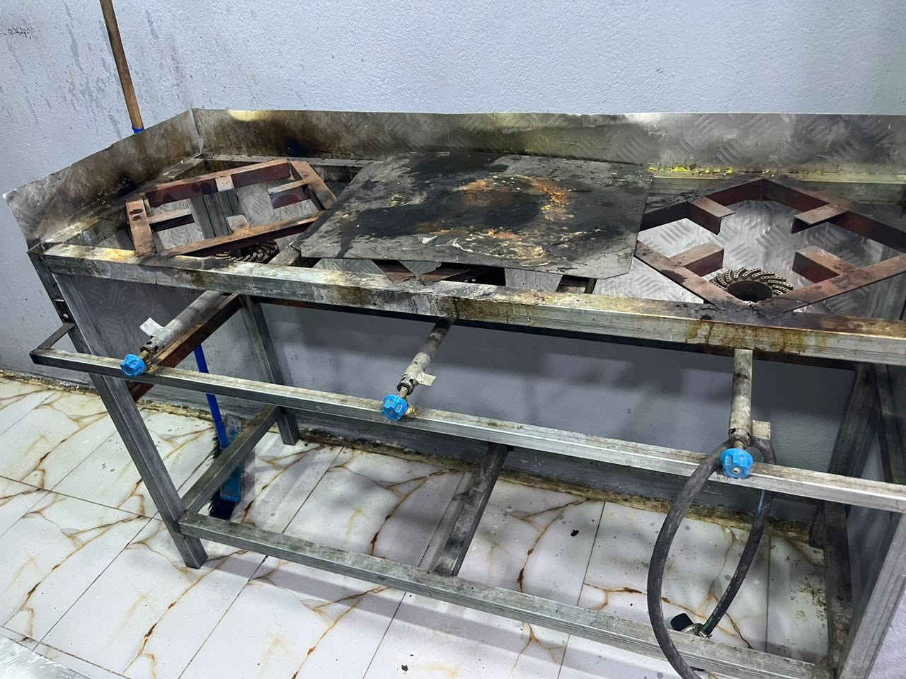 طباخ للبيع 3عيون درجه أوله تفصال للبيع مامتواجد خاص ***********
