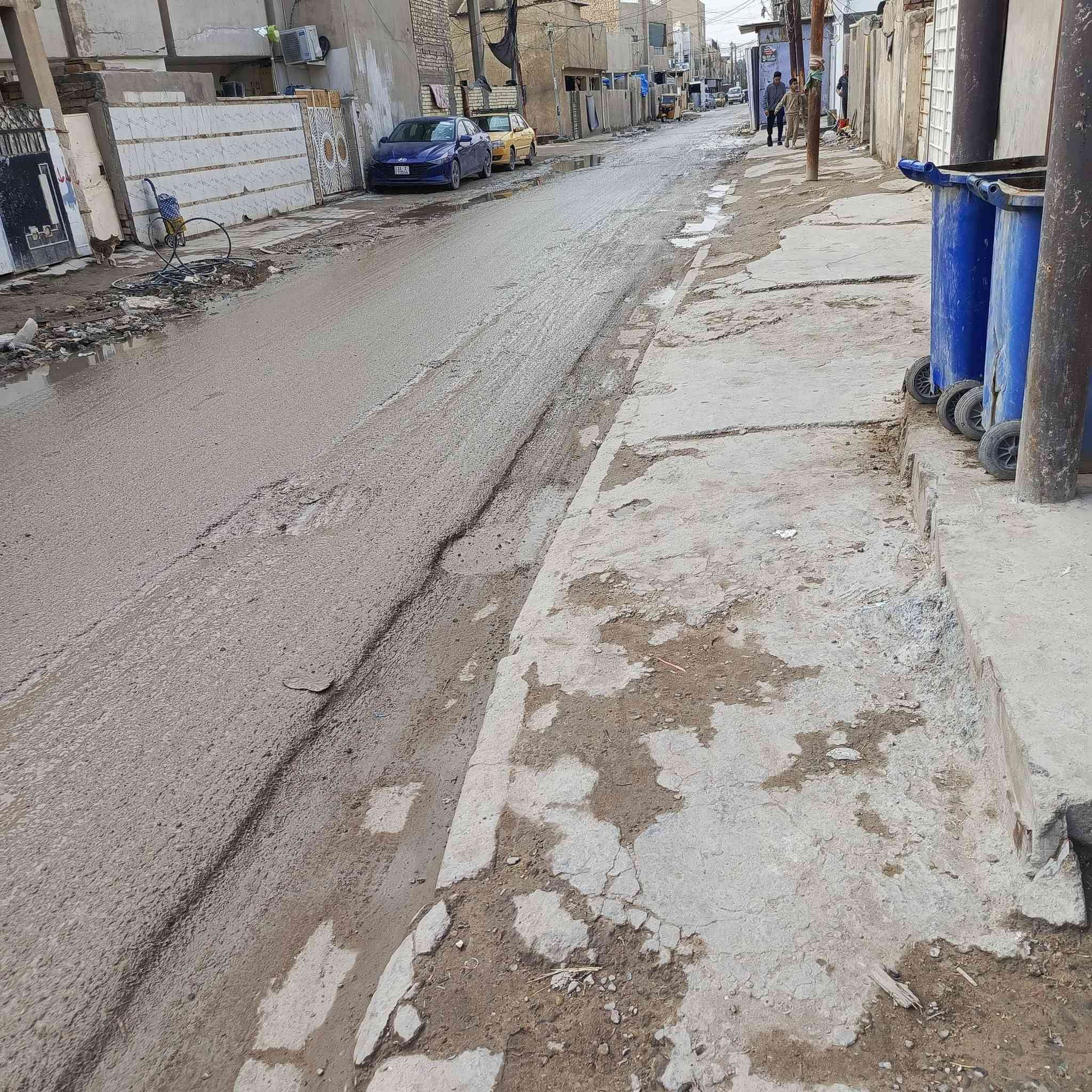 بيت للبيع 
طابو ملك صرف 
بناء مسلح مساحه 122 ونص متر 
بناء قديم
الأمين الثانيه شارع المياحي 
***********
