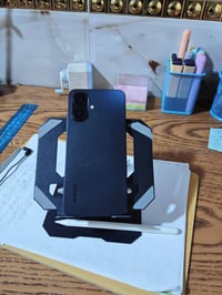 اخوان عندي هذا الجهاز نضافتة فول مابي بس الشاشة يعوزها تبديل وماعندي ا...