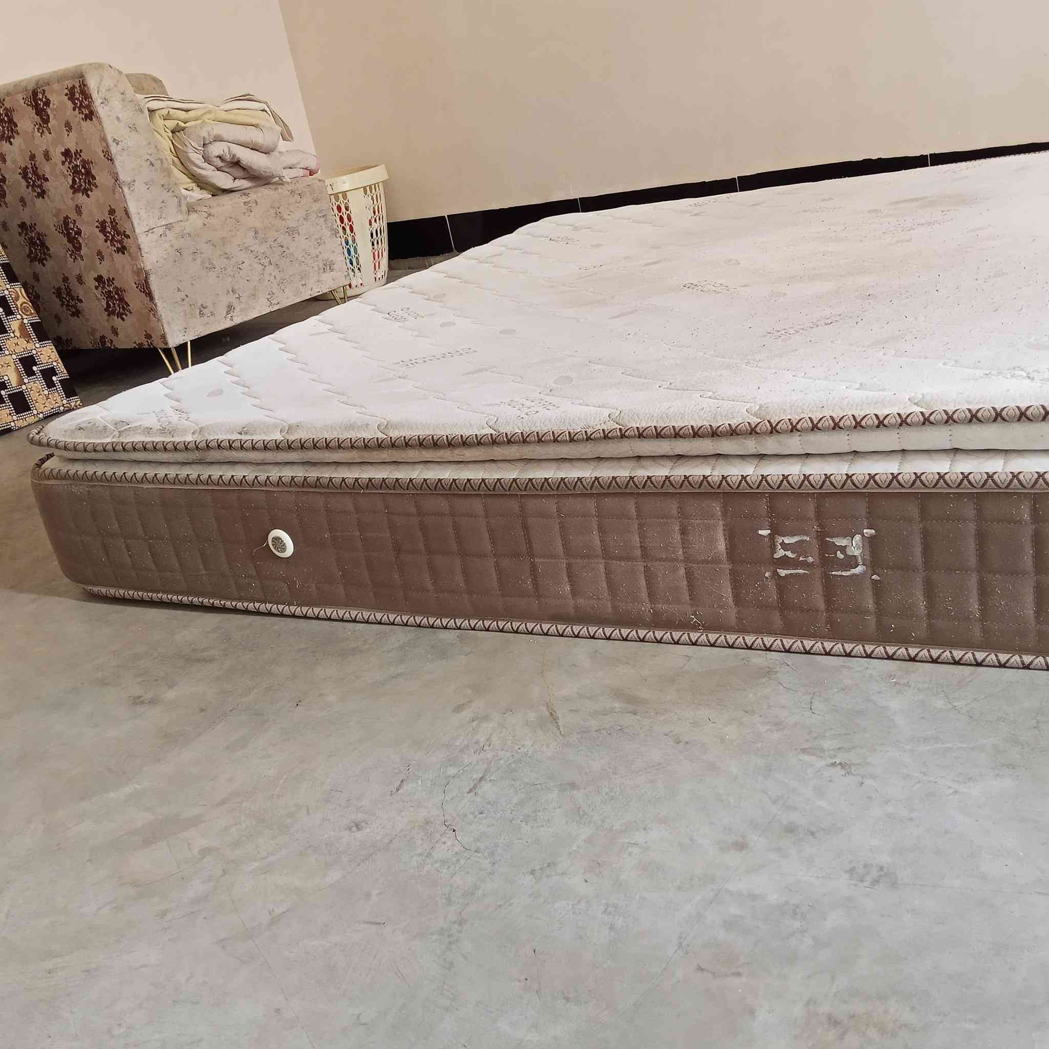 دوشك طبي سعر 65 ألف نضيف جداً شراي يتصل مكلف بنشر ***********
