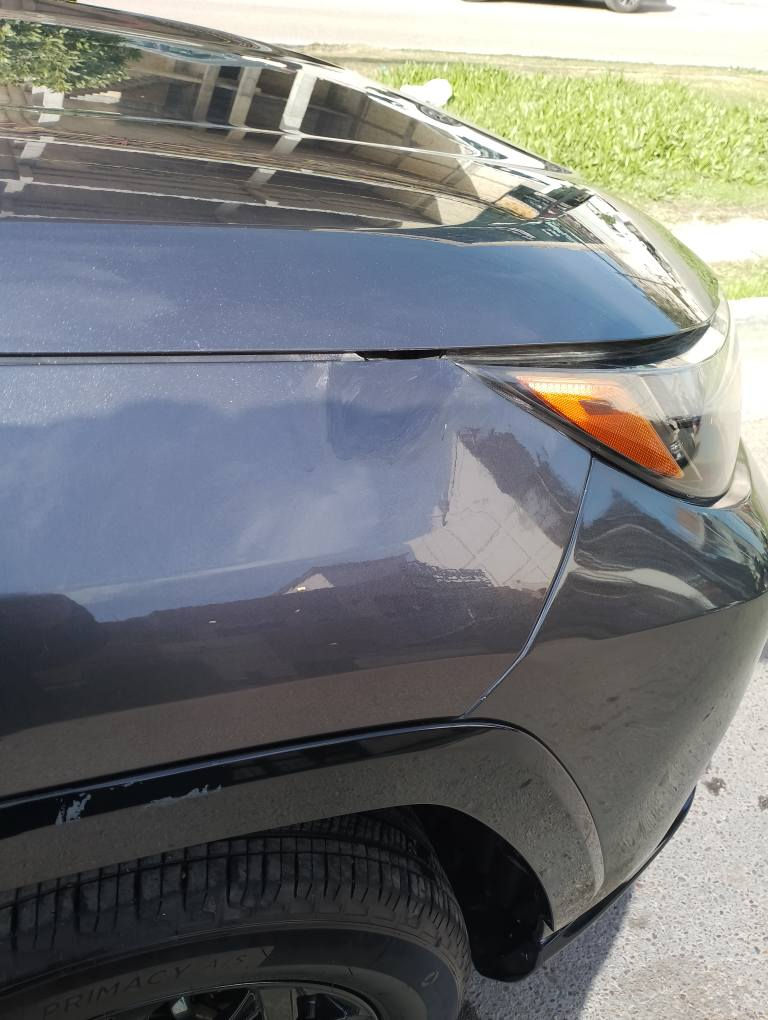 السلام عليكم ... للبيع
تويوتا / راف فور هايبرد 2024
( بنزين وكهرباء ) مرقمة بغداد جديد 
العداد /  9450 ميل
الأيرباكات كلها سليمة عدا واحد جانبي 

اللون / رصاصي نفطي والقمارة اسود (تو كلر) 
فتحة سقف سلايت
لايت لد وبروجكترات لد 
قطعتين تبريد تحكم خلفي منفصل
جنطة كهرباء 
كاميرا خلفية 3 وضعيات
ثلاث انظمة للقيادة اقتصادي وطبيعي وجبلي 
هاند بريك دكمة 
كراسي الامامية تدفئة والستيرن تدفئة 
فور ويل 
رادار امامي
رادار جانبي 
نقطة عمياء 
كشنات جلد 
الكراسي الامامية كهرباء
تحكم ستيرن فول 
شاشة كبيرة تدعم كاربلي
تحديد مسار 
تحديد سرعة 
مانع انزلاق
فتحات usp امامي وخلفي 
بصمة تشغيل ودخول ذكي 
اوتو هولد 

الحادث موضح بالصور .. بدون صبغ بدون تبديل والايرباكات سليمة عدا وحد جانبي طاك 
السعر 23500$$$
العنوان المنصور 14. رمضان 
للأستفسار *********** واتس ابو محمد
