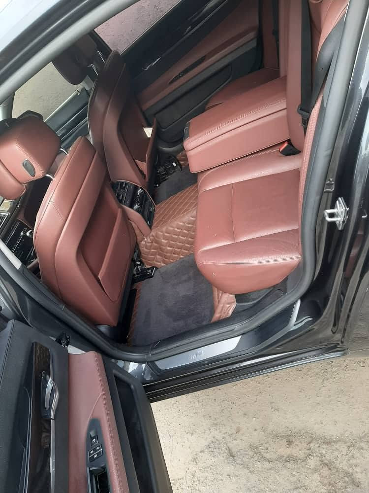 بي ام دبليو 740Li 
كرت 2011
محرك 6 سلندر
  3600 بنزين
عداد156الف
اكمل وصف كامله بواب شفط 
فتحت سقف وزواكر 
ولمواصفات لاساسيه 
لغنيه عن التعريف
 لسياره بحاله ممتازه 
دوزان وكهربا ومحرك 
بحاله ممتازه 
دخليه ولانكش 
 مغير زيوت
 وصيانه شامله
خاليه من الخارج
ومن داخل
وسقف خالي
ماعدا 3قطع
من الخارج 
 تواجد الميدان
0946920310


**إذا كنت صاحب هذا الإعلان وتريد حذفه لأي سبب، رجاءا أرسل رسالة إلى الدعم الفني**