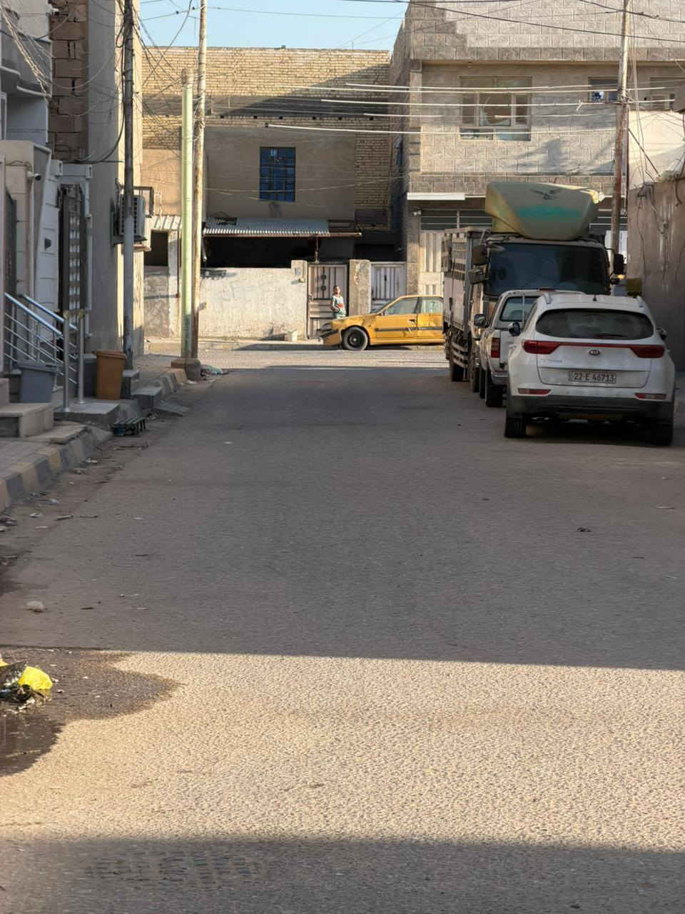 بيت 200متر حي الوفاء منطقة اولئ بداية شارع مستوصف ٨ بيت عن شارع رئيسي يحتوي البيت ع طارمة كبيرة حديقة حمامات خارجية حمامات داخلي استقبال  مطبخ غرفتين نوم  منور خلفي البيت طابق واحد للستفسار *********** وات ساب او إتصال
