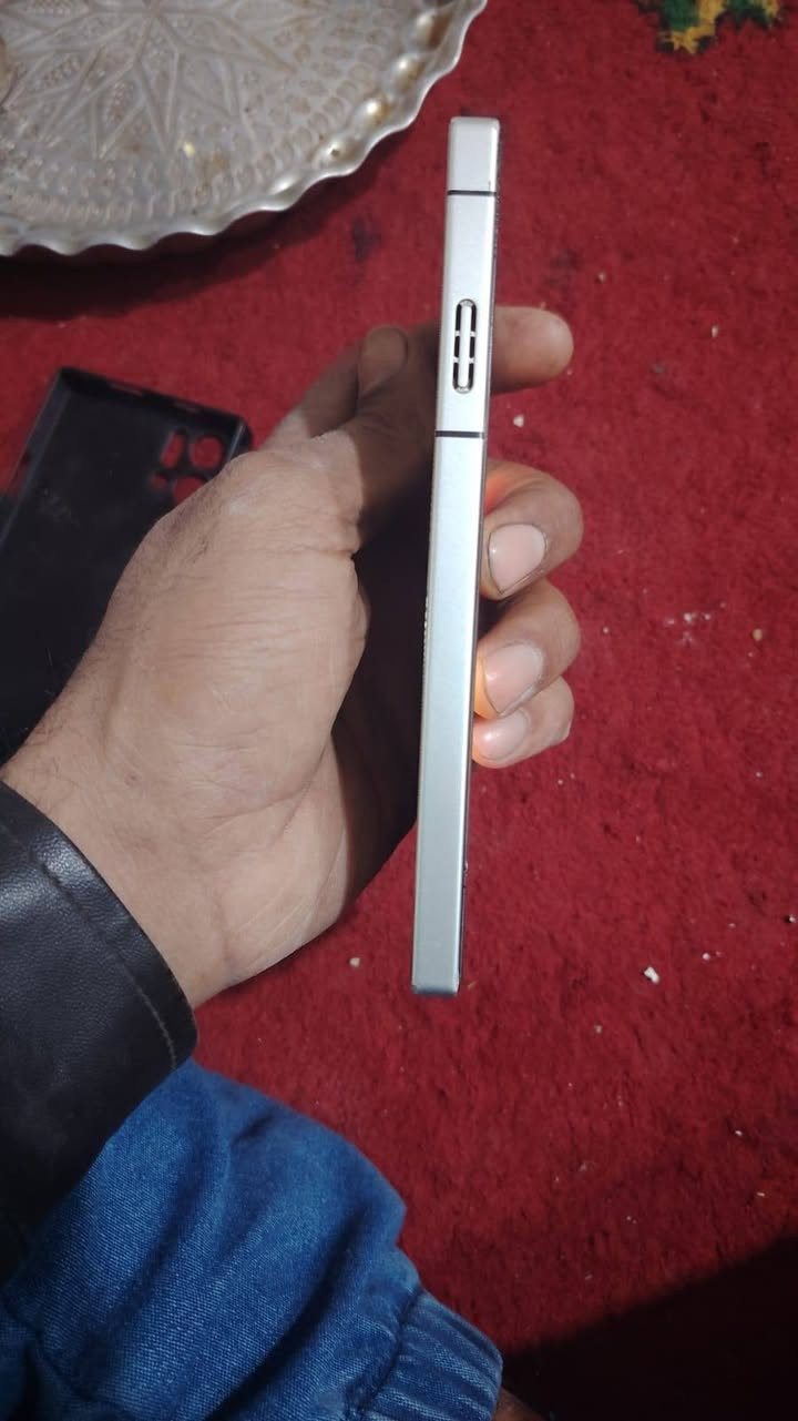 السلام عليكم REDMAGIC9برو ريد ماجك 9برو ذاكره 512رام 12+16بل بوبجي 120فريم تحكم شفتات داخل جهاز باقي تفاصيل وتساب سعر 400بي مجال بضبط/***********
