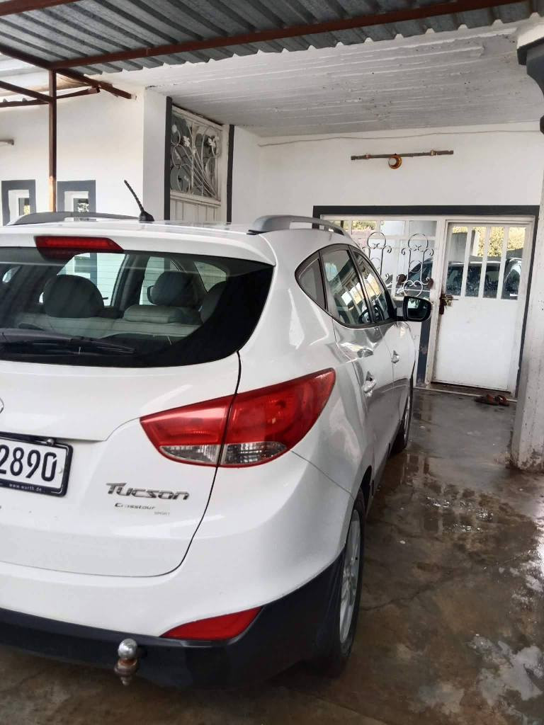 توكسون للبيع اي عيب مابيه بس مبدل بونيد بلادي من خليج هزه جديد سنوي جديد اربع طايرات جديدة رقم موبايل 
*********** كركوك, العراق
