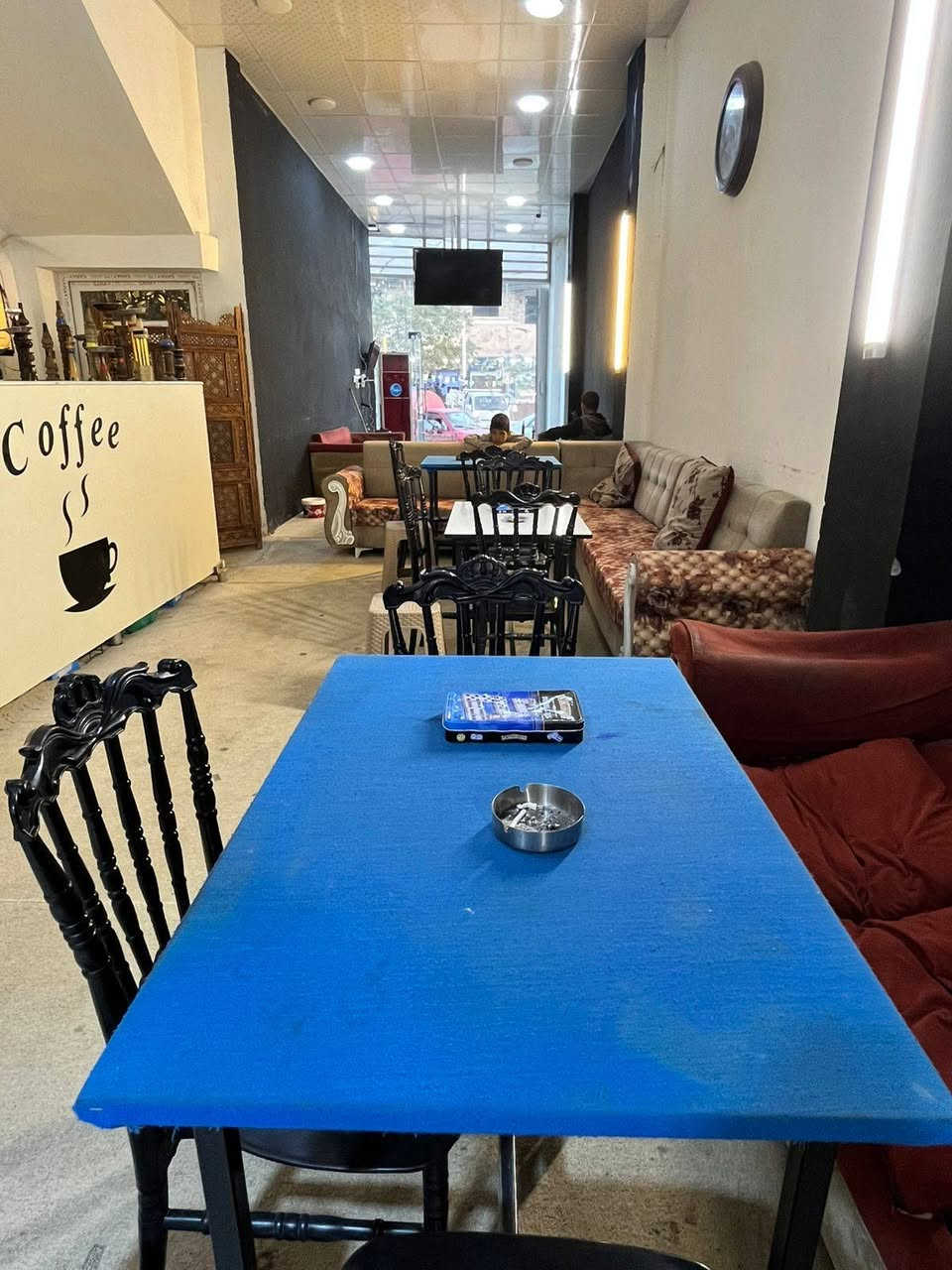 السلام عليكم كوفي للبيع مقابيل افران بيتي مجاور للصيدلية يتكون من ميز بليارد و2 بلازمة كبيرة وصغيرة
سستم كامرات وديوان و 4 ميز مال دومنة ورق و24 كرسي و3كراسي خشب و20 نركيلة وعارضة ومطبخ جاهز من كلشي و مجمدة و 3 سيت طوبارت مال بليارد
و كنفيرة صغيرة وكنفيرة كبيرة وسبلت ميديا 3طن
وباترينة مال مطبخ وقاطع خشب و فرشة ارضية كاملة و
مكينة مال قهوة وتخومة اشوية تعبانات عايزهن تجديد
وطبلات وميز مال كاشير للبيع شلع السعر 3ملايين و600 الف سبب البيع عدم التفرغ الشراي يتصل غير متواجد على الفيس للاستفسار على الرقم ***********
