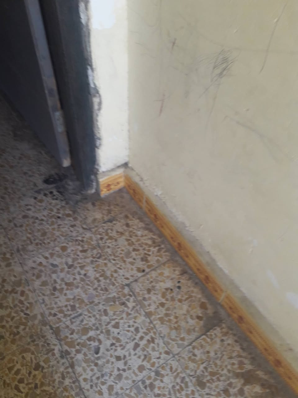 بيت للايجار مساحه 200 مكانه دور الشرطه على شارع 30 للإستفسار *********** بي واتساب

