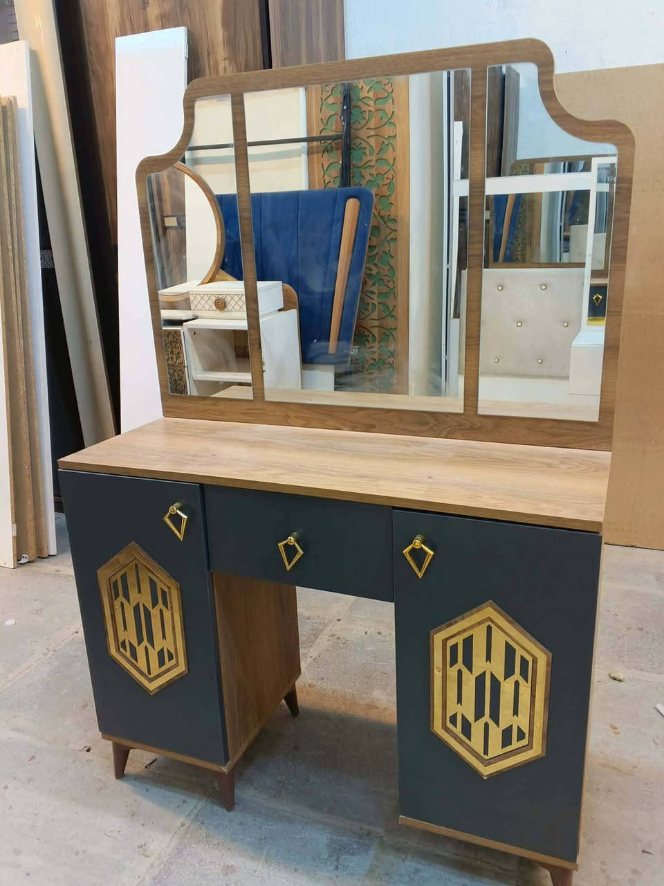 غرفه موديل زاويا كلش حلو


**إذا كنت صاحب هذا الإعلان وتريد حذفه لأي سبب، رجاءا أرسل رسالة إلى الدعم الفني**