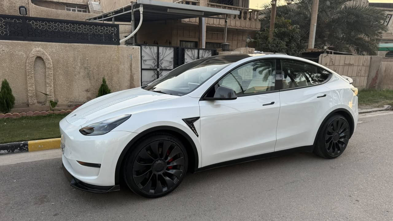 للبيع تسلا 2023 بيرفورمنس  ماشيه38 الف كيلومتر مكانه المنصور كلش جديده تبديل جنطه بدون دواخل ولا ايرباك السعر 245 ورقه ***********
