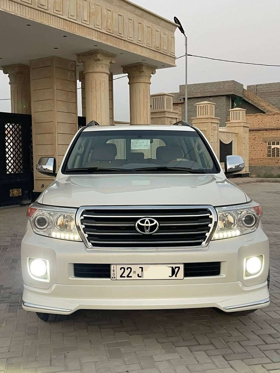 لاندكروزر 2014 جديده بشكل مكفوله من الدعاميه للدعاميه. كفاله بشرط سياره مال جناي مالت  بيت يعني ماطابه معرض جديده بمعنى الكلمه 6 سلندر ماشيه 168 الف حقيقي.رقم اربيل بسمي  السعر.440 ورقه. وبيه مجال والسونار. مرفق مع الصور.
ت ***********
