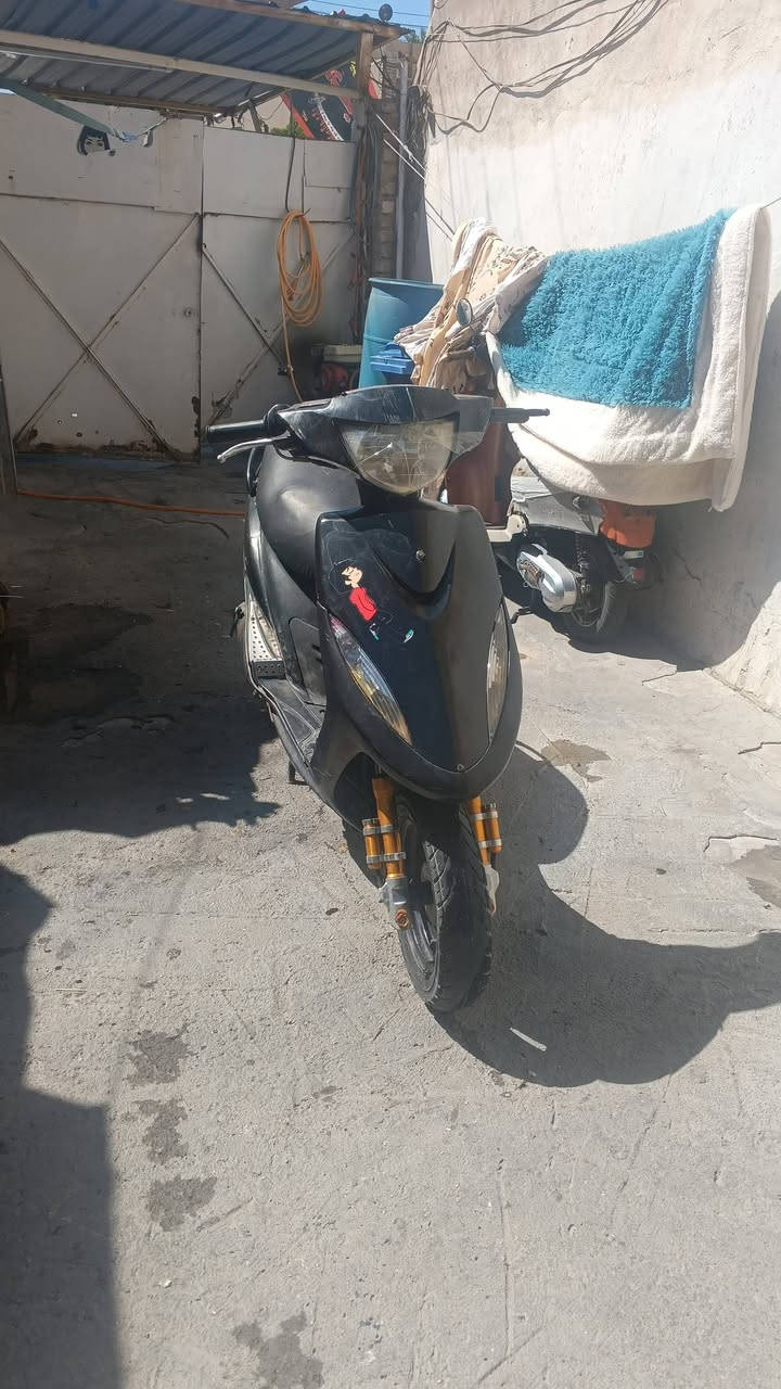 دراجه ماكس عدله للبيع السعر 350العنوان حي السلام الطوبجي قرب دائرة المرور الرقم ***********
