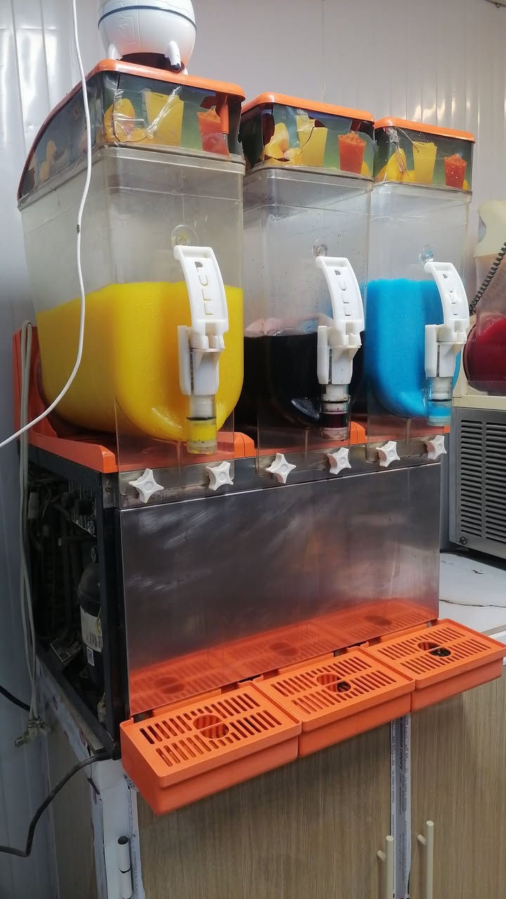 سلام عليكم البيع ماكنه ازبري يطالي اس بي ام  بيه كمبريسر واحد بي خلل ماعرف شبيه ماكنه ابيعه واقع حال السعر ٧٥٠وبيه مجال
***********
