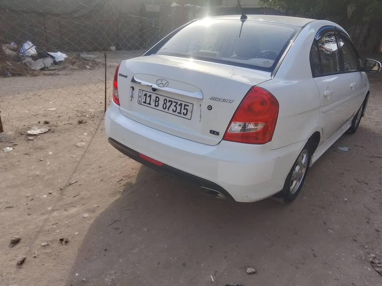 اكسنت موديل 2011 خليجي مكفوله بيها جاملغ أمامي بس رش الباقي كله مكفول محرك 1600 تبريد محرك كير تخم تاير جاهزه السياره فول مكاني بغداد السعر 95 الرقم ***********
