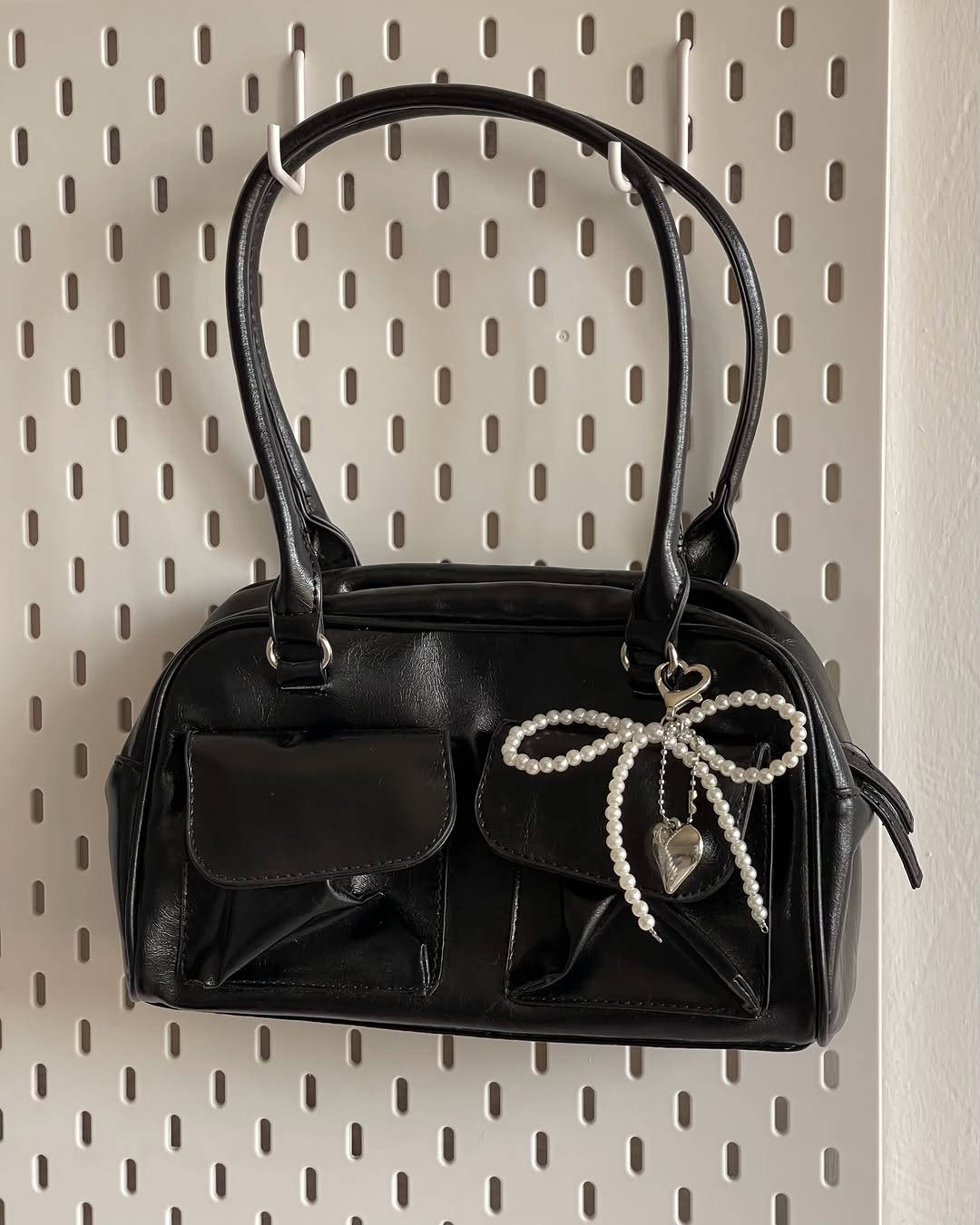 Black leather bag ୨ৎ
بدون المدالية ، 10.000 💌


**إذا كنت صاحب هذا الإعلان وتريد حذفه لأي سبب، رجاءا أرسل رسالة إلى الدعم الفني**