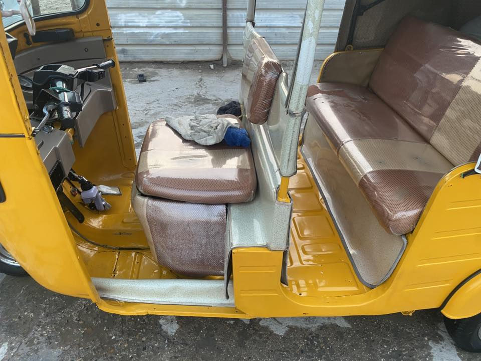 تكتك ٢٠٢٠ للبيع سعر ب٦ونص وبيها مجال  مكان بغداد لامين ثانيه لتصال على رقم ***********
