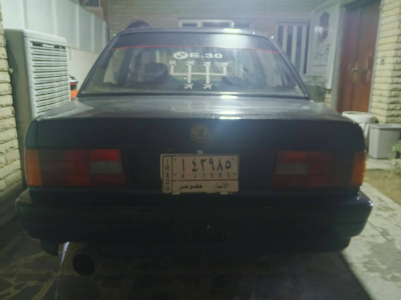 السلا عليكم 
  بي ام زعره
  موديل 91 للبيع 
  محرك جديد حاويه مفتوح 
   كير عادي
  تخم تاير جديد ويل كب رياضي 
  السعر قيم وخذ بس بل معقول
  شرط التحويل 
  مكاني كراده ‏‪***********‬‏
اتصل عل رقم مكلف بل نشر
